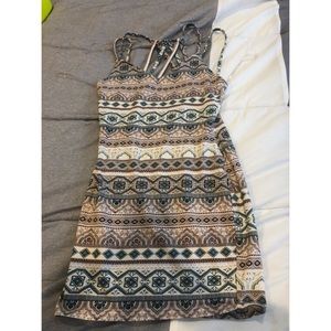 Tribal print body con dress! Great condition!!